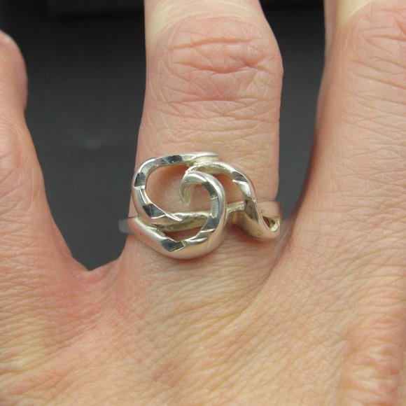 Size 8.5 Sterling Silver Abstract Style Band Ring - Picture 4 of 8